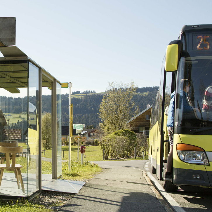 BusStop Krumbach Bregenzerwald-Zwing © Albrecht Imanuel Schnabel - Vorarlberg Tourismus