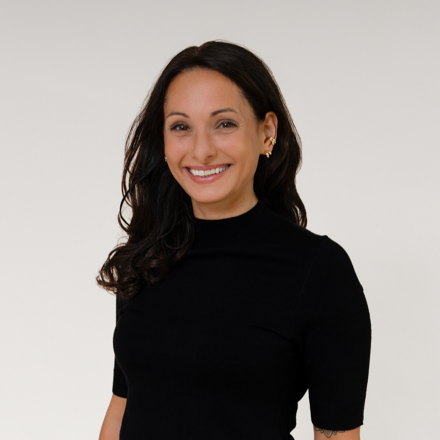 Nicole Cogiel, Moderatorin auf dem DestinationCamp, Portrait im Querformat